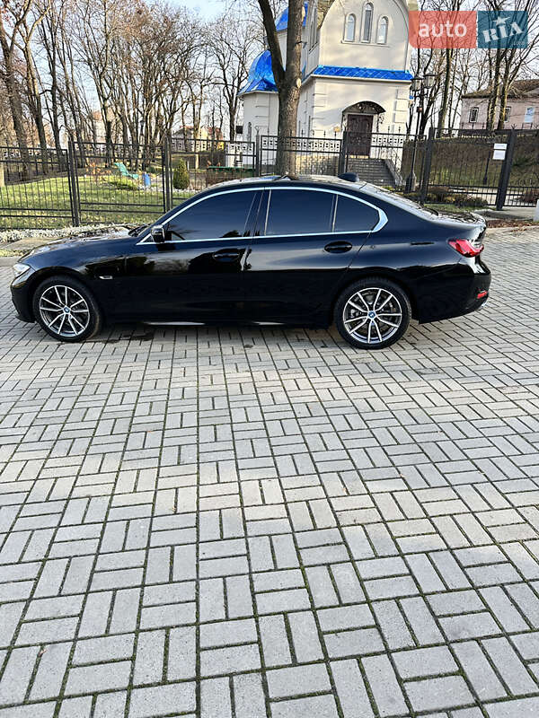Седан BMW 3 Series 2022 в Києві