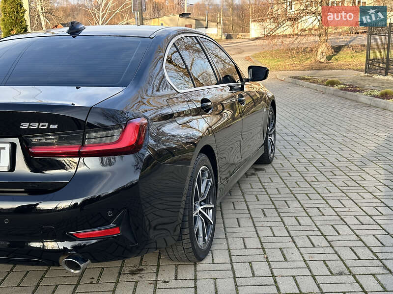 Седан BMW 3 Series 2022 в Києві