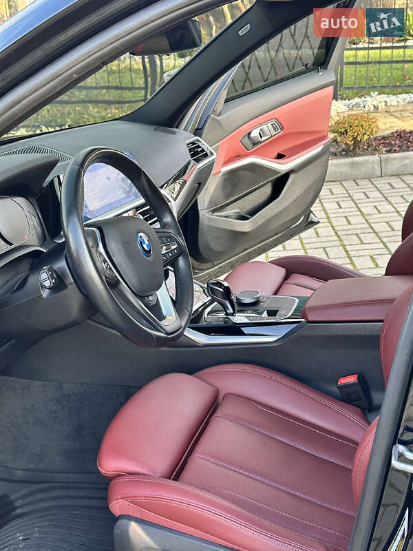 Седан BMW 3 Series 2022 в Києві