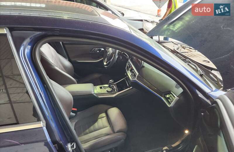 Седан BMW 3 Series 2019 в Киеве