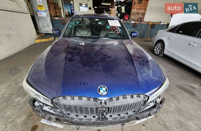 Седан BMW 3 Series 2019 в Киеве