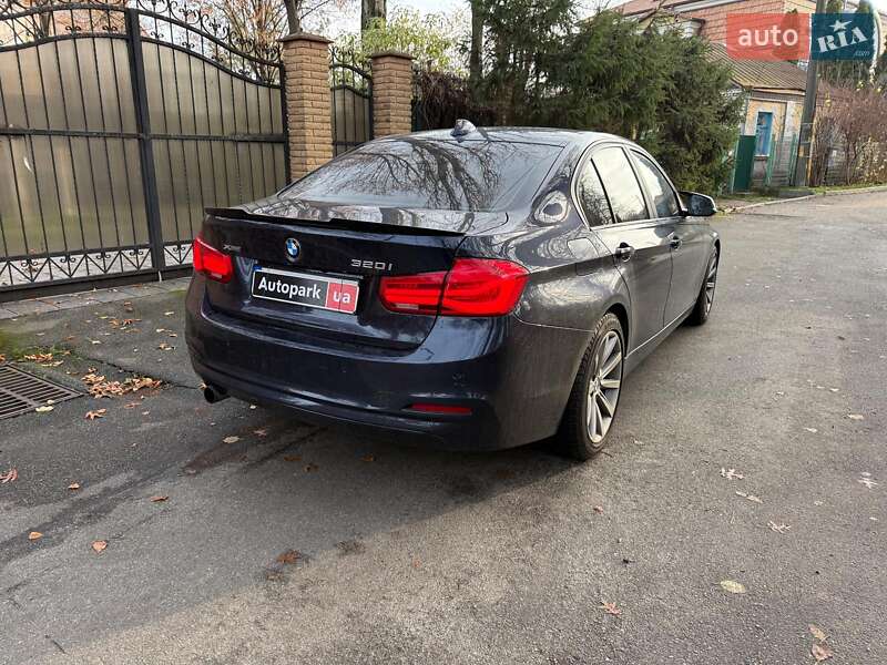 Седан BMW 3 Series 2016 в Киеве