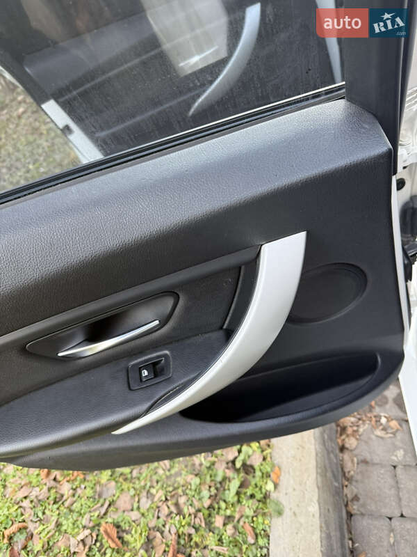 Седан BMW 3 Series 2012 в Чернівцях