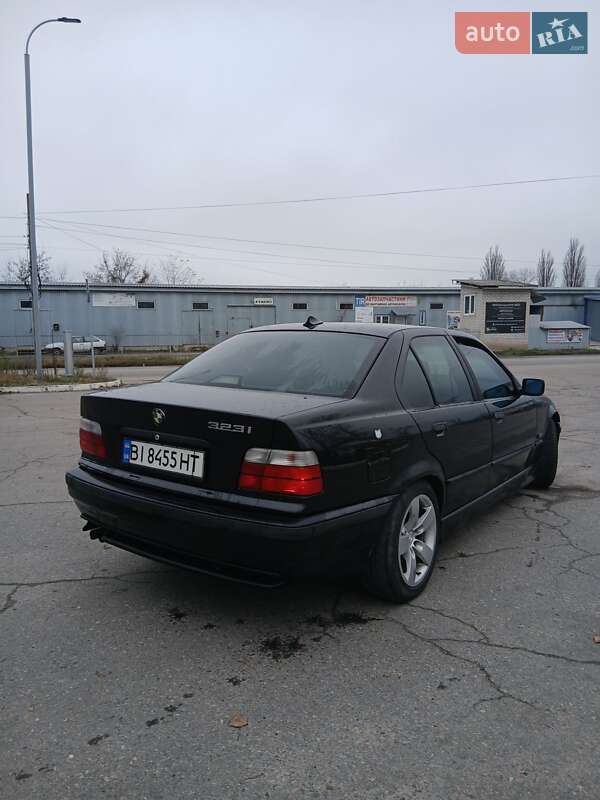 Седан BMW 3 Series 1995 в Кременчуге