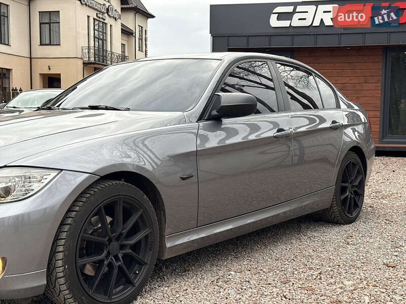 Седан BMW 3 Series 2010 в Стрые