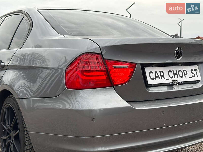 Седан BMW 3 Series 2010 в Стрые