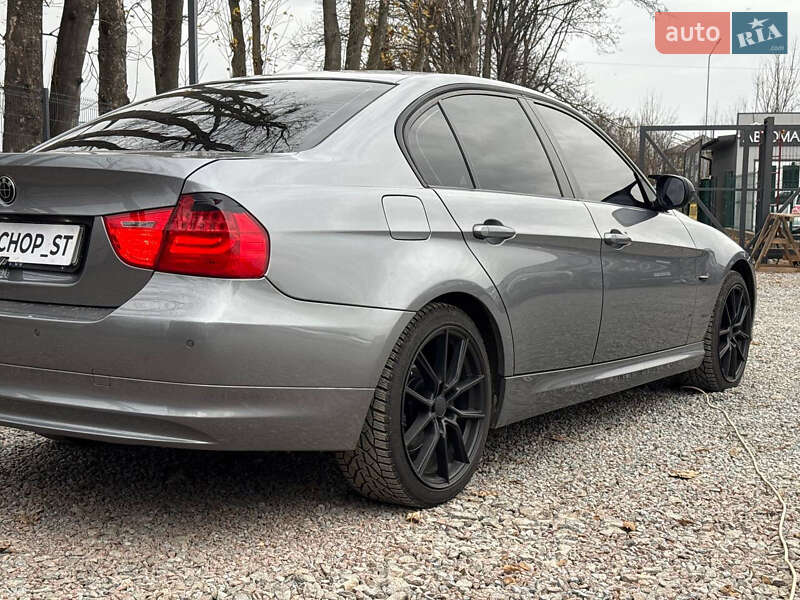 Седан BMW 3 Series 2010 в Стрые