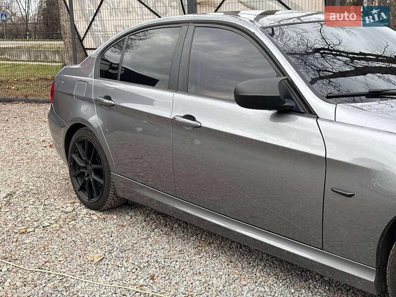 Седан BMW 3 Series 2010 в Стрые