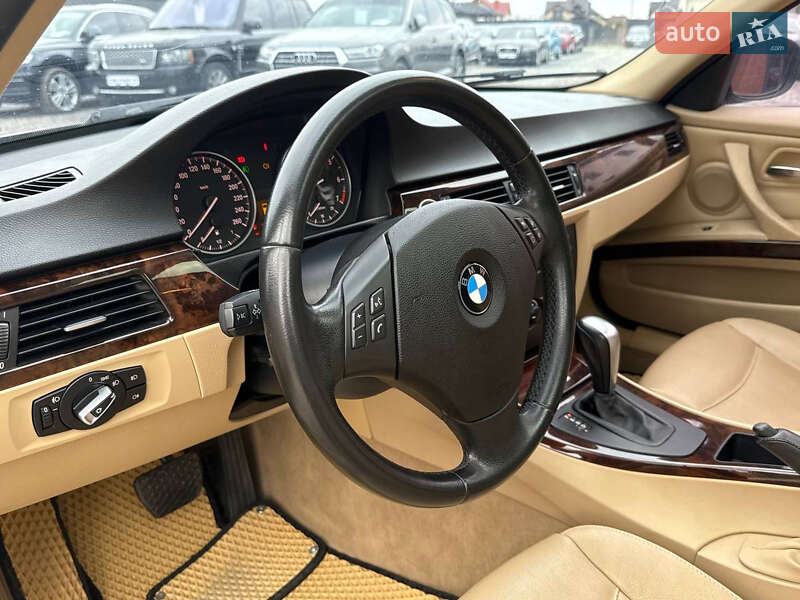 Седан BMW 3 Series 2010 в Стрые