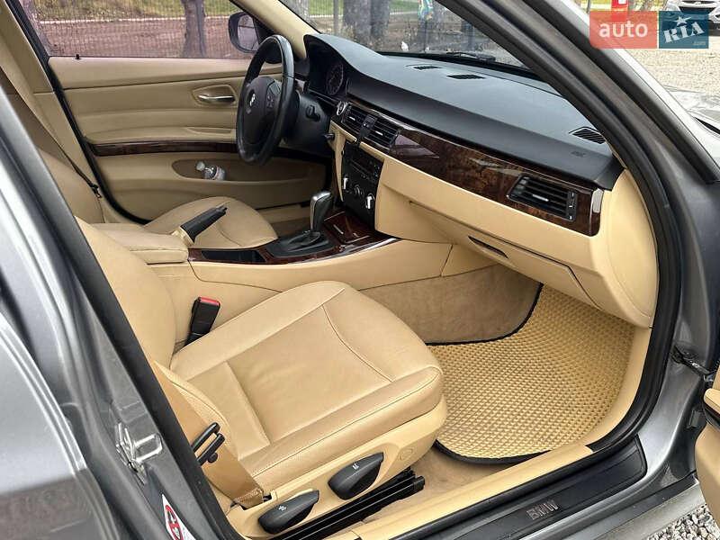 Седан BMW 3 Series 2010 в Стрые