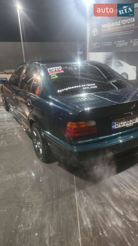 Седан BMW 3 Series 1993 в Львове