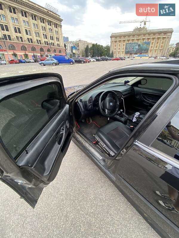 Седан BMW 3 Series 1991 в Харькове