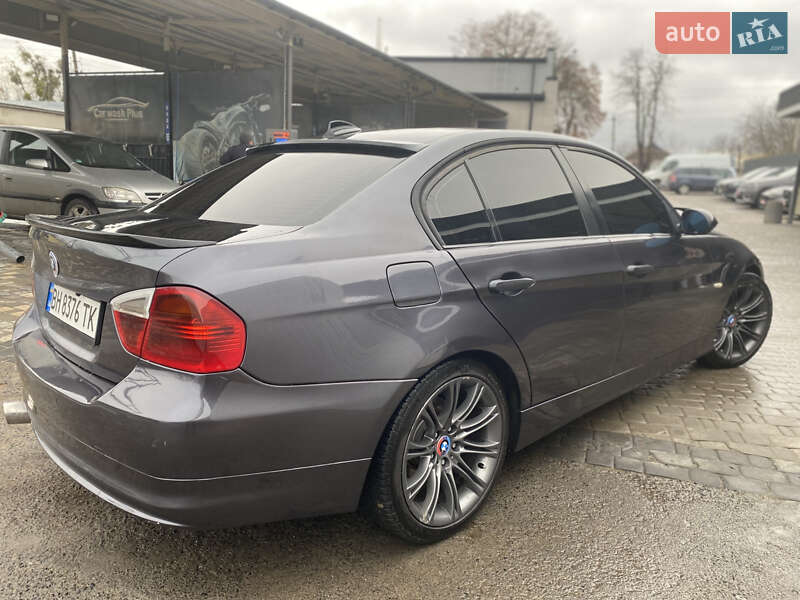 Седан BMW 3 Series 2005 в Тульчине