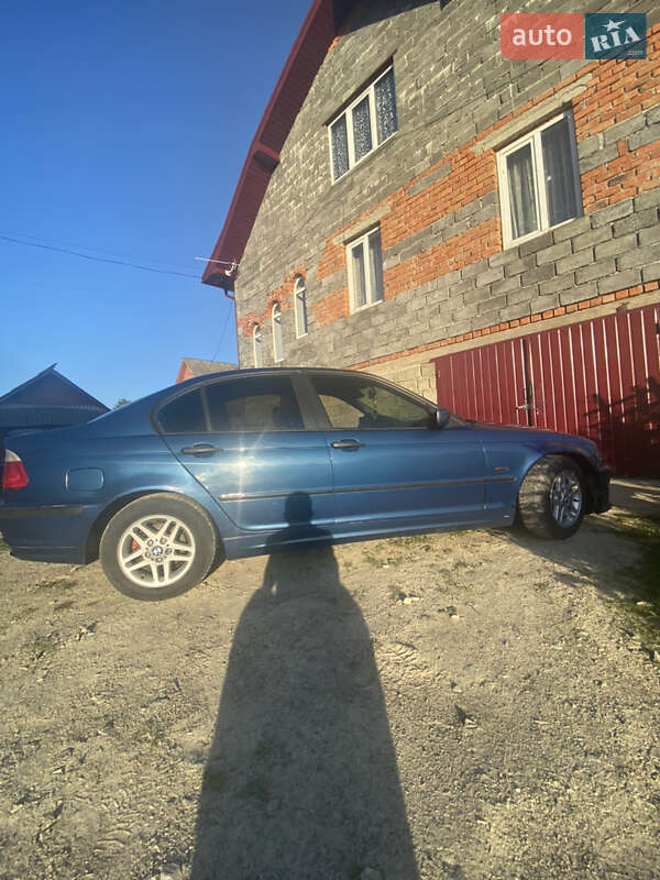 Седан BMW 3 Series 2001 в Надвірній