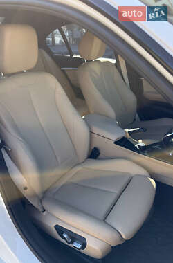 Седан BMW 3 Series 2018 в Черновцах