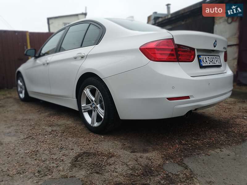 Седан BMW 3 Series 2015 в Киеве