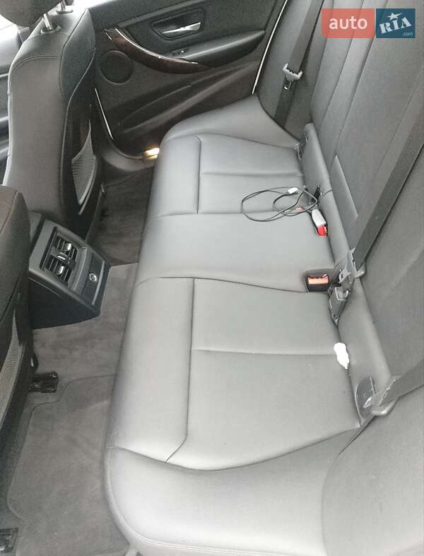 Седан BMW 3 Series 2015 в Киеве