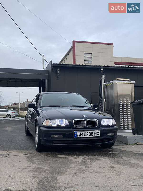 Седан BMW 3 Series 1999 в Коростене