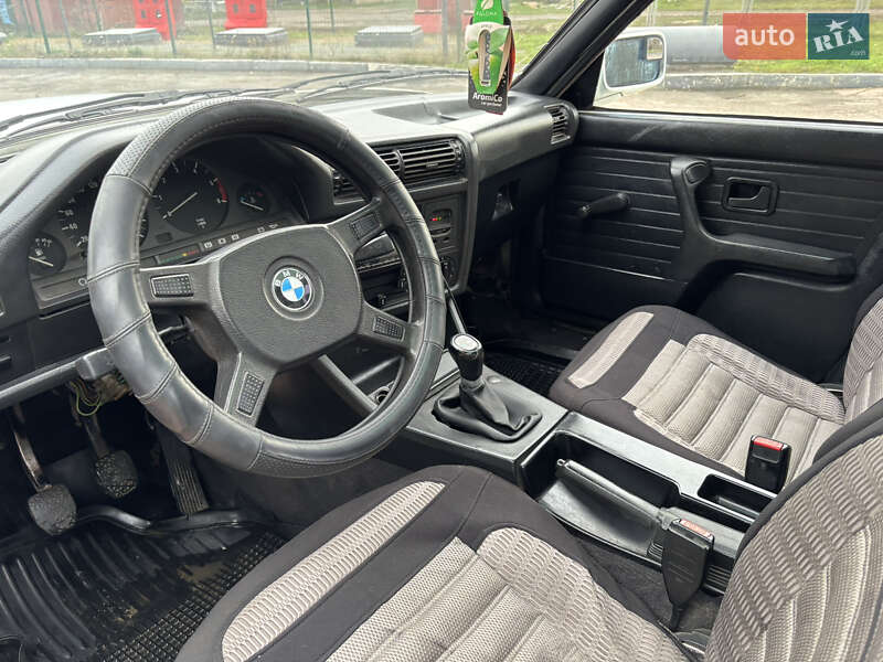 Седан BMW 3 Series 1986 в Знаменке