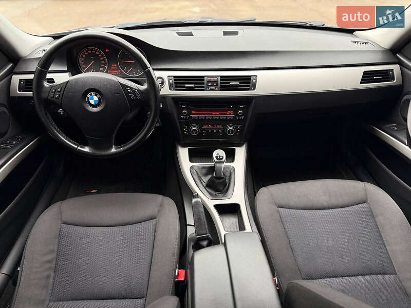 Универсал BMW 3 Series 2010 в Киеве