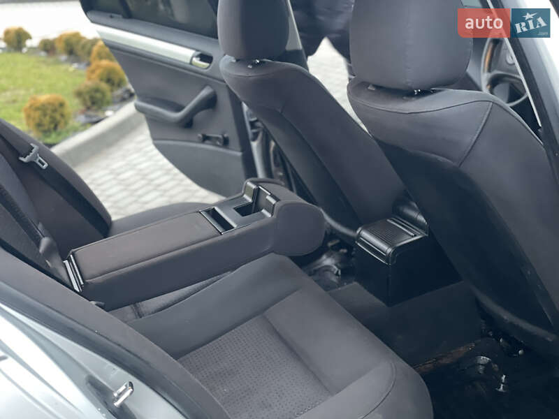 Универсал BMW 3 Series 2005 в Золочеве