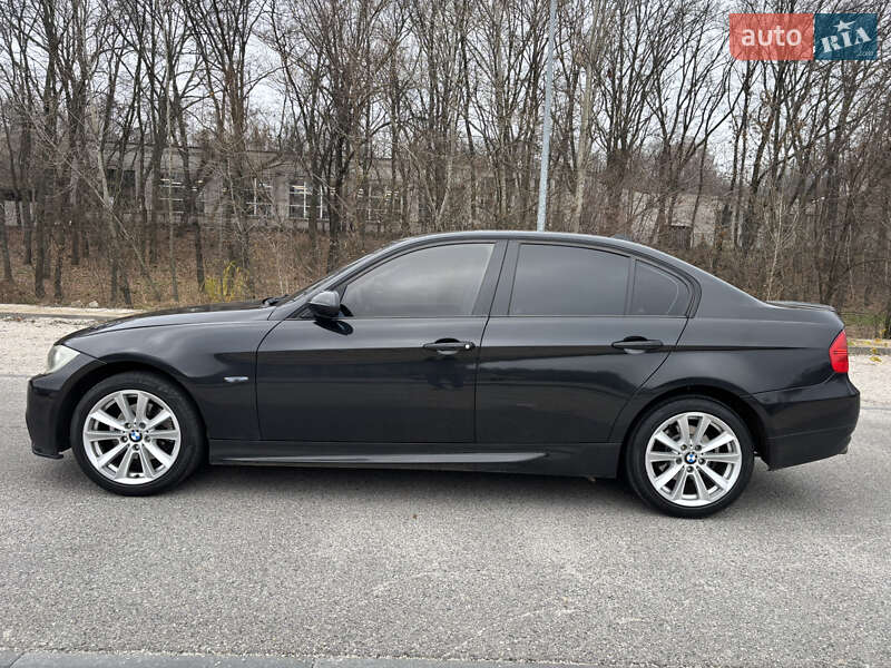 Седан BMW 3 Series 2005 в Днепре