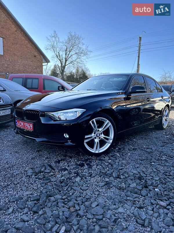 Седан BMW 3 Series 2014 в Львове