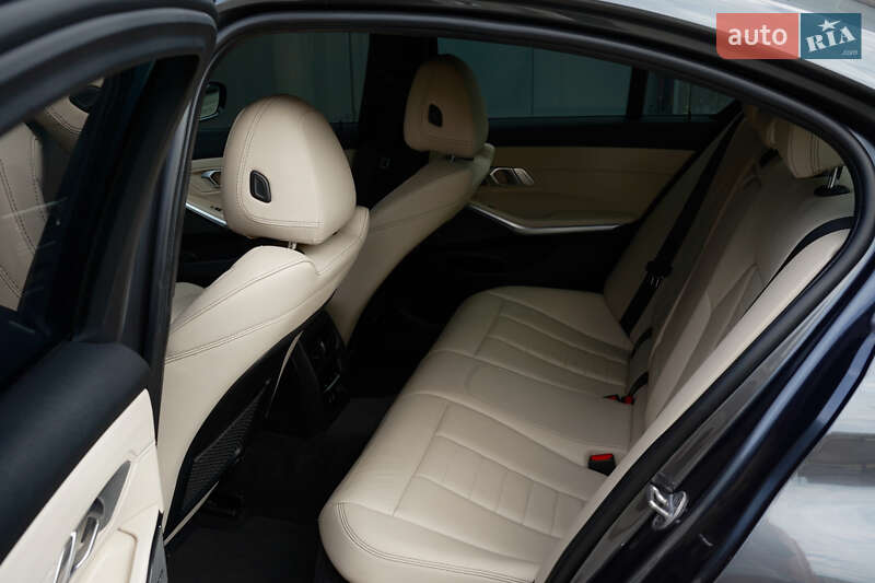 Седан BMW 3 Series 2019 в Киеве