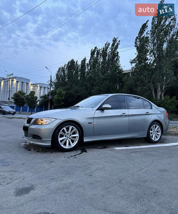 Седан BMW 3 Series 2005 в Миргороде