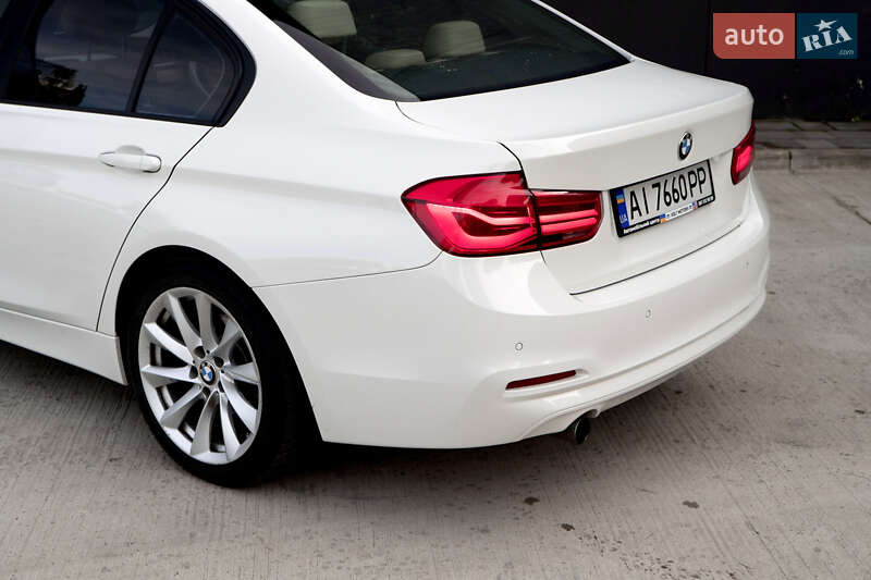 Седан BMW 3 Series 2018 в Киеве