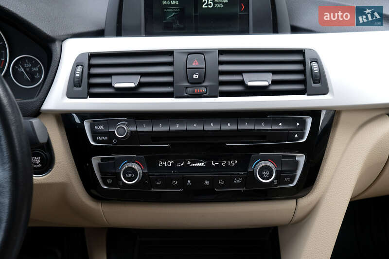 Седан BMW 3 Series 2018 в Киеве