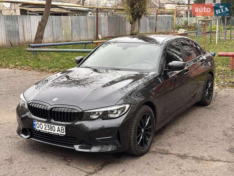 Седан BMW 3 Series 2022 в Одессе