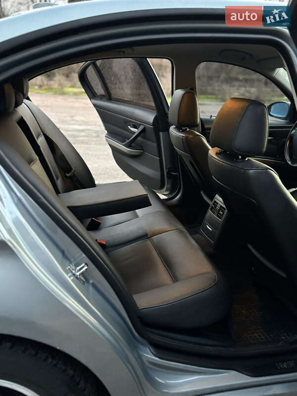 Седан BMW 3 Series 2007 в Чернігові