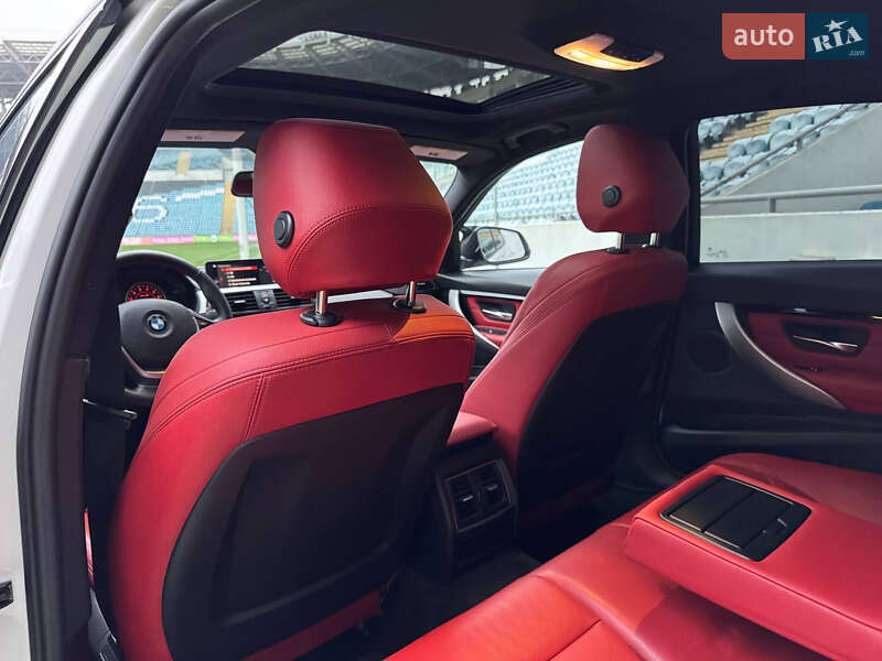 Седан BMW 3 Series 2017 в Одессе