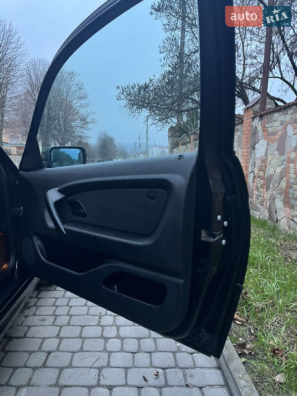 Купе BMW 3 Series 2003 в Городку