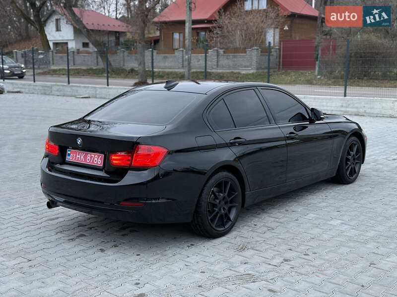 Седан BMW 3 Series 2015 в Калуше
