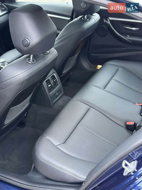Седан BMW 3 Series 2017 в Кривом Роге