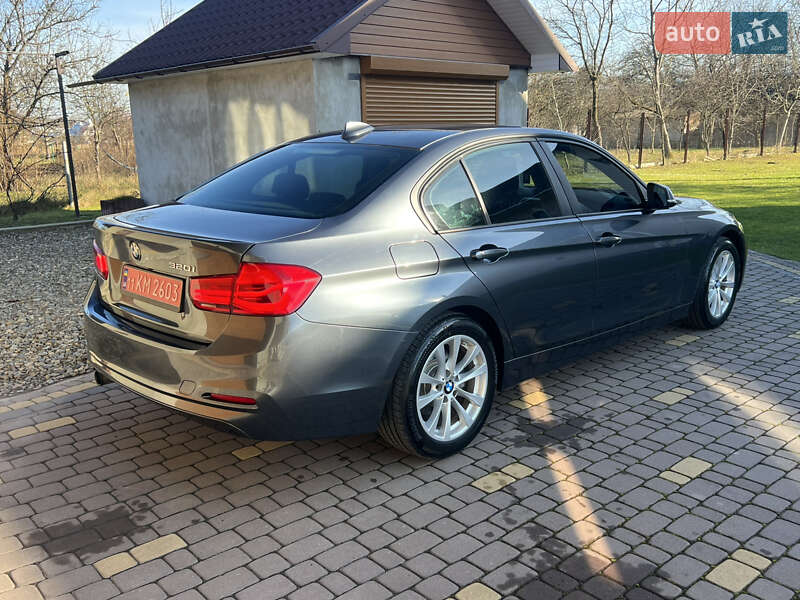 Седан BMW 3 Series 2017 в Косові