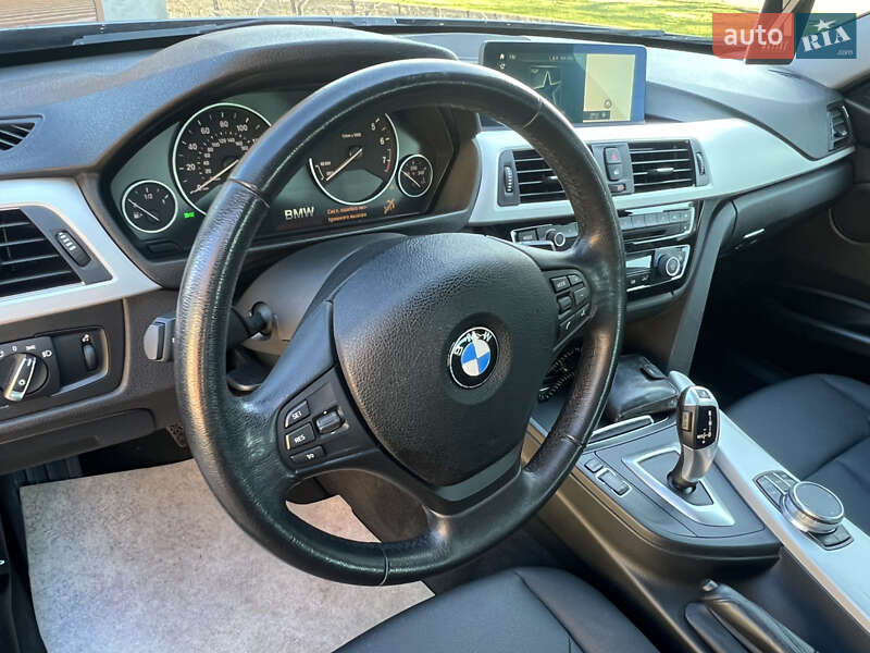 Седан BMW 3 Series 2017 в Косові