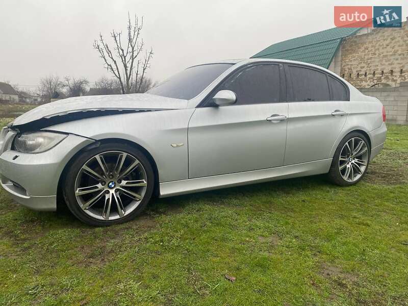 Седан BMW 3 Series 2005 в Каменском