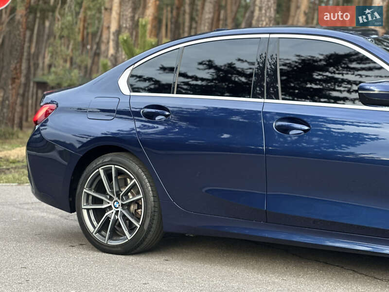 Седан BMW 3 Series 2019 в Киеве