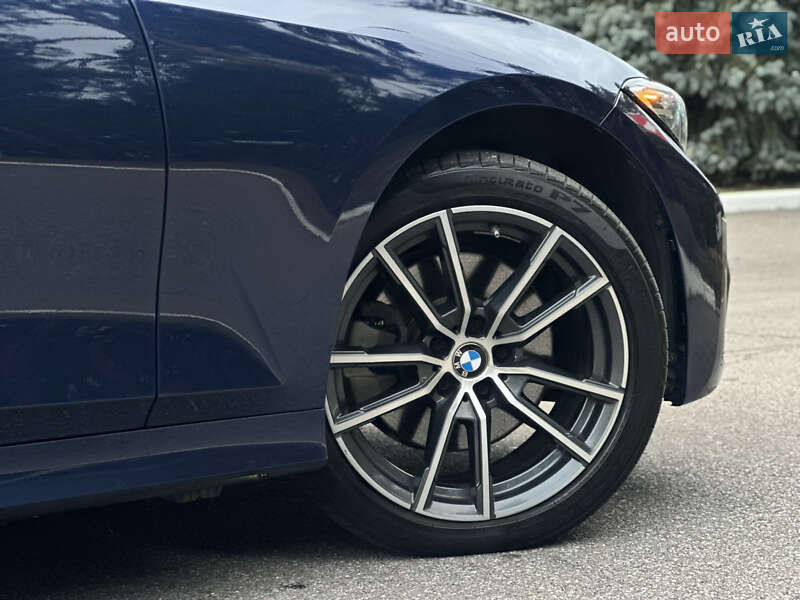 Седан BMW 3 Series 2019 в Киеве