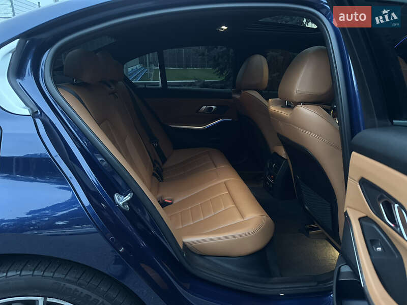 Седан BMW 3 Series 2019 в Киеве