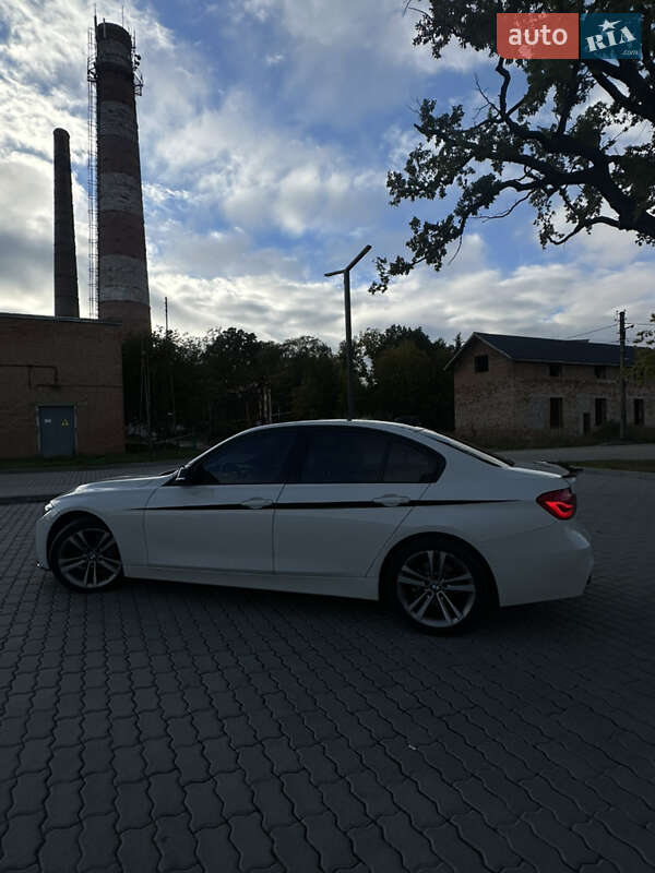 Седан BMW 3 Series 2015 в Львове