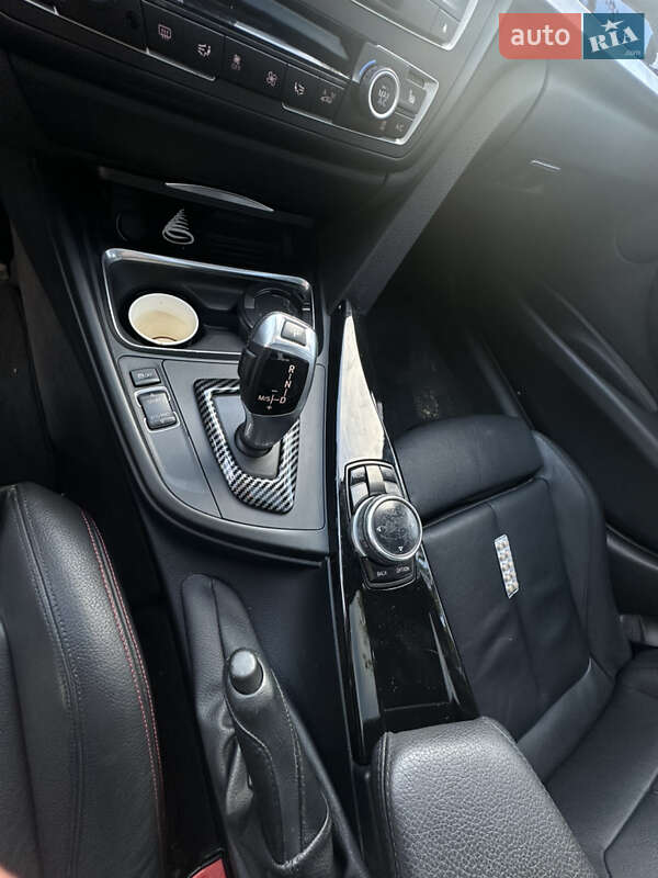 Седан BMW 3 Series 2015 в Львове