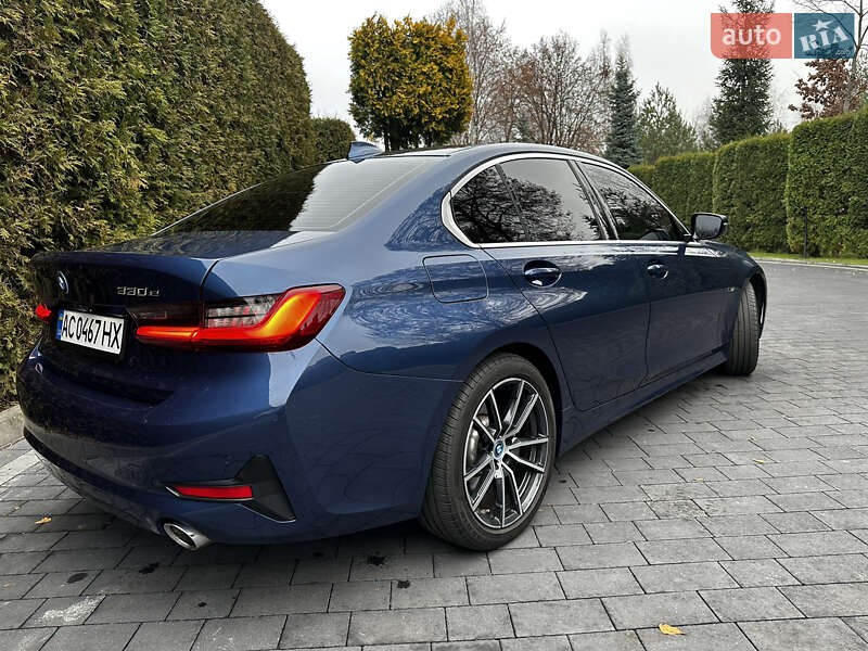 Седан BMW 3 Series 2022 в Луцке