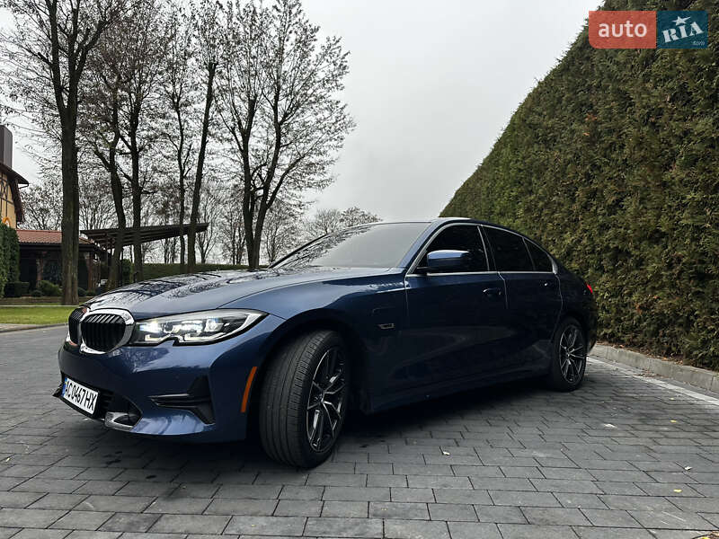 Седан BMW 3 Series 2022 в Луцке