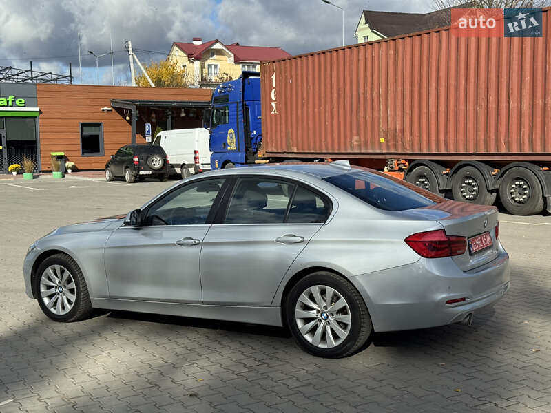 Седан BMW 3 Series 2017 в Хмельницком