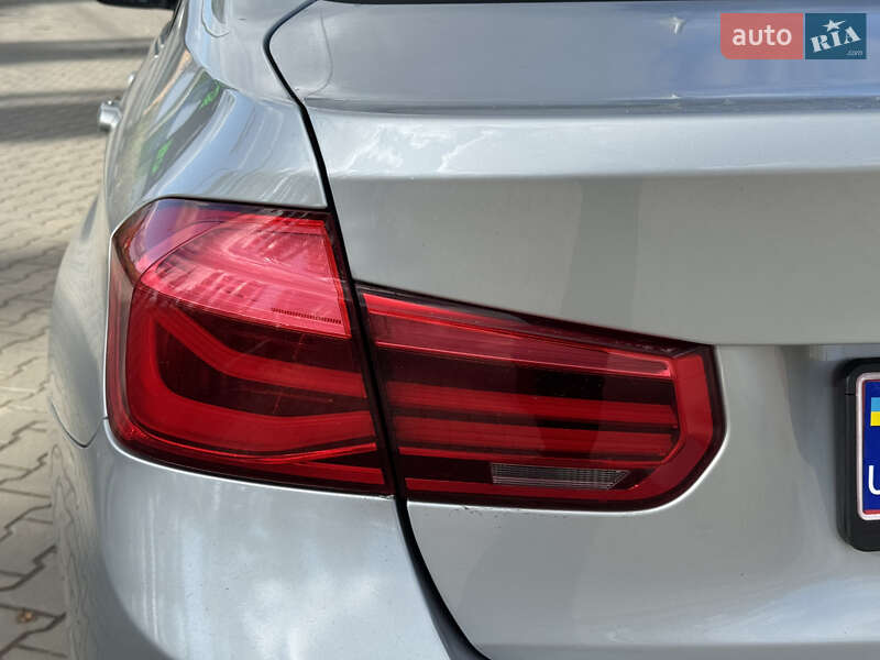 Седан BMW 3 Series 2017 в Хмельницком