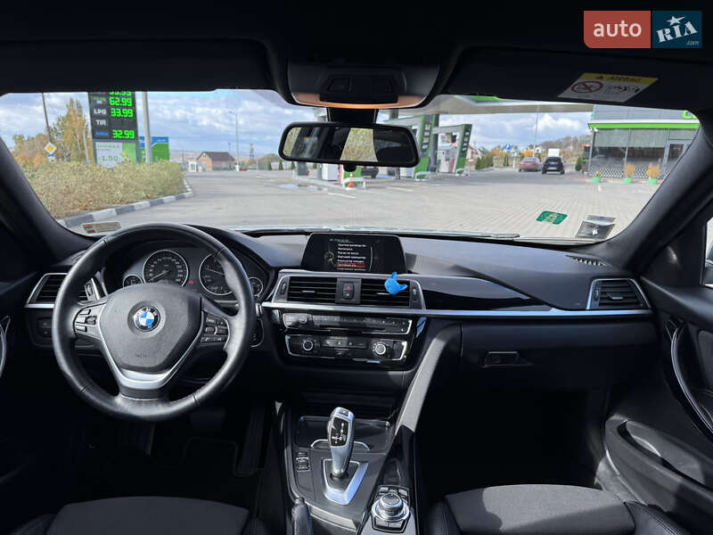 Седан BMW 3 Series 2017 в Хмельницком